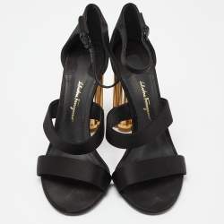 مملوكة مسبقًا Salvatore Ferragamo Black Satin Ankle Strap Block Heel Sandals Size 39