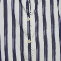 مملوكة مسبقًا سندرو بلوزة بأزرار من القطن المخطط الأزرق بتفاصيل ياقة كبيرة الحجم مقاس صغير جداً