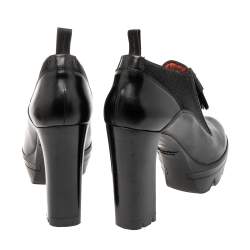 Pre Owned حذاء بوت للكاحل سانتوني جلد أسود وإلاستيك بشراشيب مقاس 39