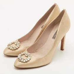 Pre Owned SJP Sarah Jessica Parker The LJ Recital Size 40.5 Beige Satin Crystal Embellished Pumps