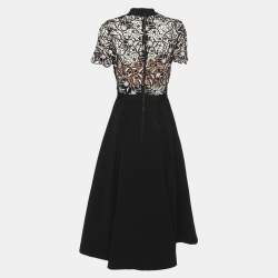 مملوكة مسبقًا فستان ميدي سيلف بورتريه كريب بحواف دانتيل أسود مقاس متوسط - ميديوم