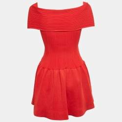 مملوكة مسبقًا فستان سيلف بورتريت ميني أحمر كتف مكشوف بقوس مقاس صغير (إكس سمول)