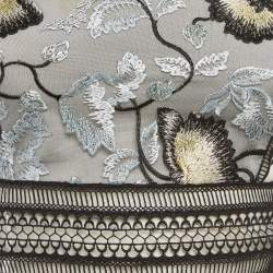 Pre Owned توب سيلف - بورتريه كريب متعدد الألوان مطرز بالزهور مكشكش مقاس صغير - سمول