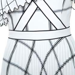 مملوكة مسبقًا فستان سيلف بورتريه كريب أبيض كاروهات بكتف واحد  XS