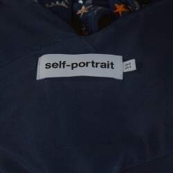 Pre Owned فستان بورتريه ساتان أزرق كحلي وكريب نجوم مزخرفة مقاس صغير - سمول