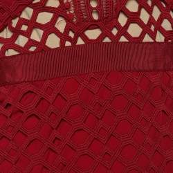 مملوكة مسبقًا فستان سيلف -بورتريه بفتحات دانتيل أحمر قصير مقاس صغير ( سمول )