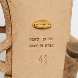 مملوكة مسبقًا حذاء بوت سيلجو روسي سويدي بفتحات بلون بيج طول الكاحل مقاس 41