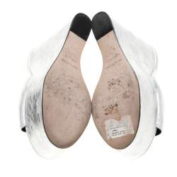 مملوكة مسبقًا Sergio Rossi Metallic Silver Leather Lakeesha Wedge Slides Size 37.5