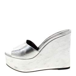 مملوكة مسبقًا Sergio Rossi Metallic Silver Leather Lakeesha Wedge Slides Size 37.5