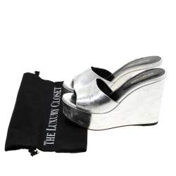 مملوكة مسبقًا Sergio Rossi Metallic Silver Leather Lakeesha Wedge Slides Size 37.5