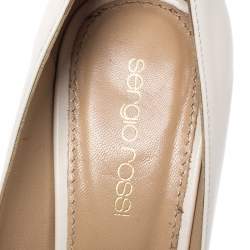 مملوكة مسبقًا حذاء كعب عالي سيرجيو روسي جلد أبيض أوف وايت مقدمة مدببة مقاس 35