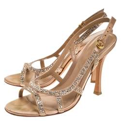 Pre Owned صندل سرجيو روسي مزخرف كريستال فتحة كعب ساتان بيج مقاس 38.5