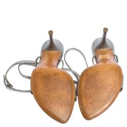 Pre Owned صندل سيرجيو  روسي جلد فضي ميتاليك مزخرف بحزام للكاحل مقاس 38