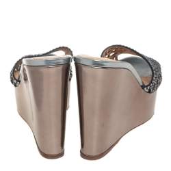 Pre Owned صندل سيرجيو روسي نعل سميك كعب روكي ترسور سويدي مزخرف كريستال رمادي ميتالك مقاس 38.5