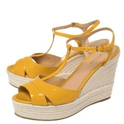 مملوكة مسبقًا Sergio Rossi Yellow Patent Leather Wedge Platform Sandals Size 39