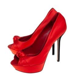 Pre Owned حذاء كعب عالي سيرجيو روسي ساتان أحمر مقدمة مفتوحة  نعل سميك مقاس 39.5