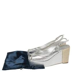 Pre Owned صندل سيرجيو روسي كعب روكي فتحة كعب نعل سميك إسبادريل جلد فضي مقاس 39.5