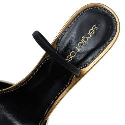 مملوكة مسبقًا صندل سيرجيو روسي جلد أبيض مقدمة مدببة فتحة كعب مقاس 37.5