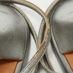 Pre Owned صندل سيرجيو روسي جلد فضي مزخرف كريستال بحزام للكاحل مقاس 38.5