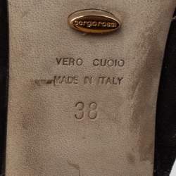 مملوكة مسبقًا صندل سيرجيو روسي سويدي أسود بحزام كاحل مقاس 38