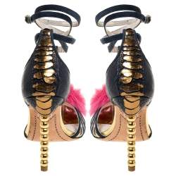 مملوكة مسبقًا صندل سوفيا وبستر بحزام للكاحل ملتف فرو مزين وردي/أزرق كحلي مقاس 38.5