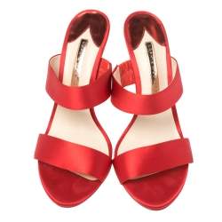 Pre Owned حذاء مولز صوفيا ويبستر سلايد كعب مزخرف كريستال ساتان أحمر مقاس 40