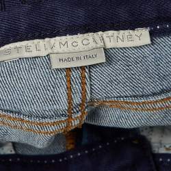 مملوكة مسبقًا بنطلون جينز ستيلا مكارتني دنيم أزرق بتفاصيل شريط شعار ضيقة مقاس صغير محيط الخصر 24 بوصة