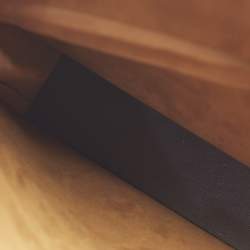 Pre Owned حقيبة كلاتش ستيللا مكارتني أكريليك تأثير خشب وجلد صناعي أسود