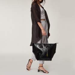 مملوكة مسبقًا Stella McCartney Black Faux Snakeskin Embossed Leather Zip Shopper Tote
