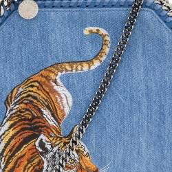 مملوكة مسبقًا حقيبة يد ستلا ماكرتني ميني فالابلا مطرز نمر دنيم أزرق