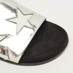 مملوكة مسبقًا Stella McCartney Size 41 Silver/White Faux Leather Star Flat Slides