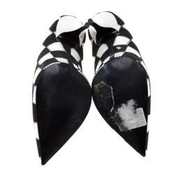 مملوكة مسبقًا حذاء كعب عالي ستيلا مكارتني مربعات مقدمة مدببة جلد صناعي مونوغرامي مقاس 38