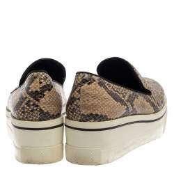 مملوكة مسبقًا حذاء رياضي ستيلا مكارتني جلد نقشة الثعبان متعدد الألوان نعل سميك سليب أون مقاس 38