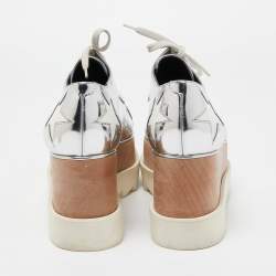 مملوكة مسبقًا Stella McCartney Silver Faux Leather Elyse Star Wedge Sneakers Size 37