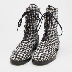 Stuart Weitzman Black/White Houndstooth Fabric Lace Up Ankle Length Boots Size 38.5