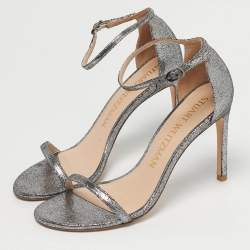 مملوكة مسبقًا Stuart Weitzman Nudistsong Size 38.5 Silver Leather Ankle Strap Sandals