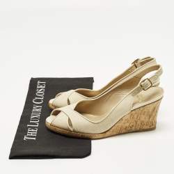مملوكة مسبقًا Stuart Weitzman Size 37 Beige Canvas Peep Toe Slingback Pumps