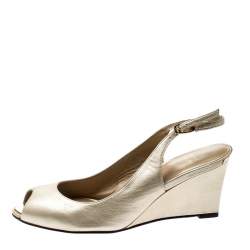 Stuart Weitzman Metallic Gold Leather Peep Toe Wedge Sandals Size 37