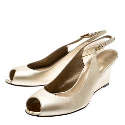 Stuart Weitzman Metallic Gold Leather Peep Toe Wedge Sandals Size 37