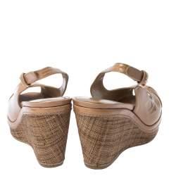 Stuart Weitzman Beige Patent Leather Peep Toe Wedge Sandals Size 40.5
