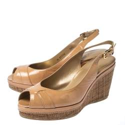 Stuart Weitzman Beige Patent Leather Peep Toe Wedge Sandals Size 40.5