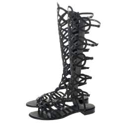Pre Owned Stuart Weitzman Black Leather Aphrodite Gladiator Flat Sandals Size 38.5 