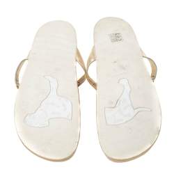 Pre Owned Stuart Weitzman Puppy Luv Gold Leather And PVC Crystal Embellished Thong Flat Sandals Size 41