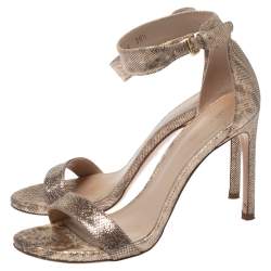 مملوكة مسبقًا Stuart Weitzman Beige Shimmery Fabric Back Up Tiz Sandals Size 38.5
