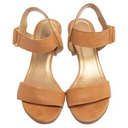 مملوكة مسبقًا Stuart Weitzman Tan Leather Ankle Strap Sandals Size 38