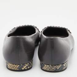 Stuart Weitzman Grey/Beige Leather and Snakeskin Embossed Leather Chain Detail Ballet Flats Size 38.5
