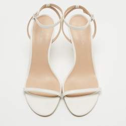 مملوكة مسبقًا Stuart Weitzman White Leather Nudist Ankle Strap Sandals Size 39