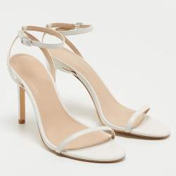 مملوكة مسبقًا Stuart Weitzman White Leather Nudist Ankle Strap Sandals Size 39
