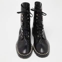 مملوكة مسبقًا Stuart Weitzman Black Leather Sondra Pearl Embellished Ankle Boots Size 40