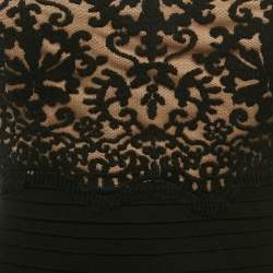 مملوكة مسبقًا Tadashi Shoji Black lace and Jersey Pintuck Detail Gown XS